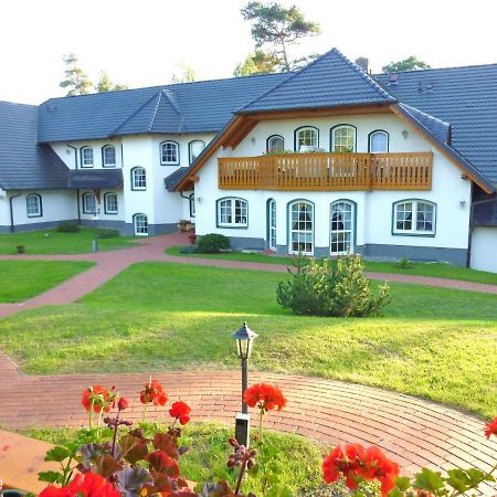 Landhaus Mueritzgarten Hotel Garni Ребель Екстер'єр фото