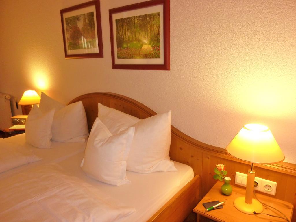 Landhaus Mueritzgarten Hotel Garni Ребель Номер фото