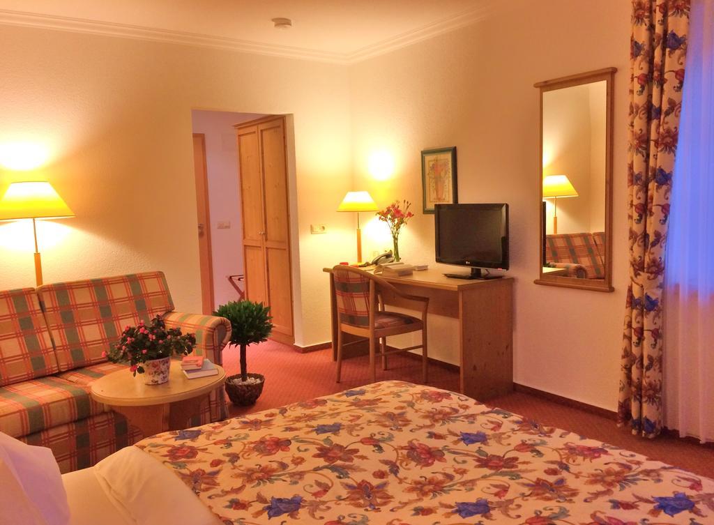 Landhaus Mueritzgarten Hotel Garni Ребель Номер фото