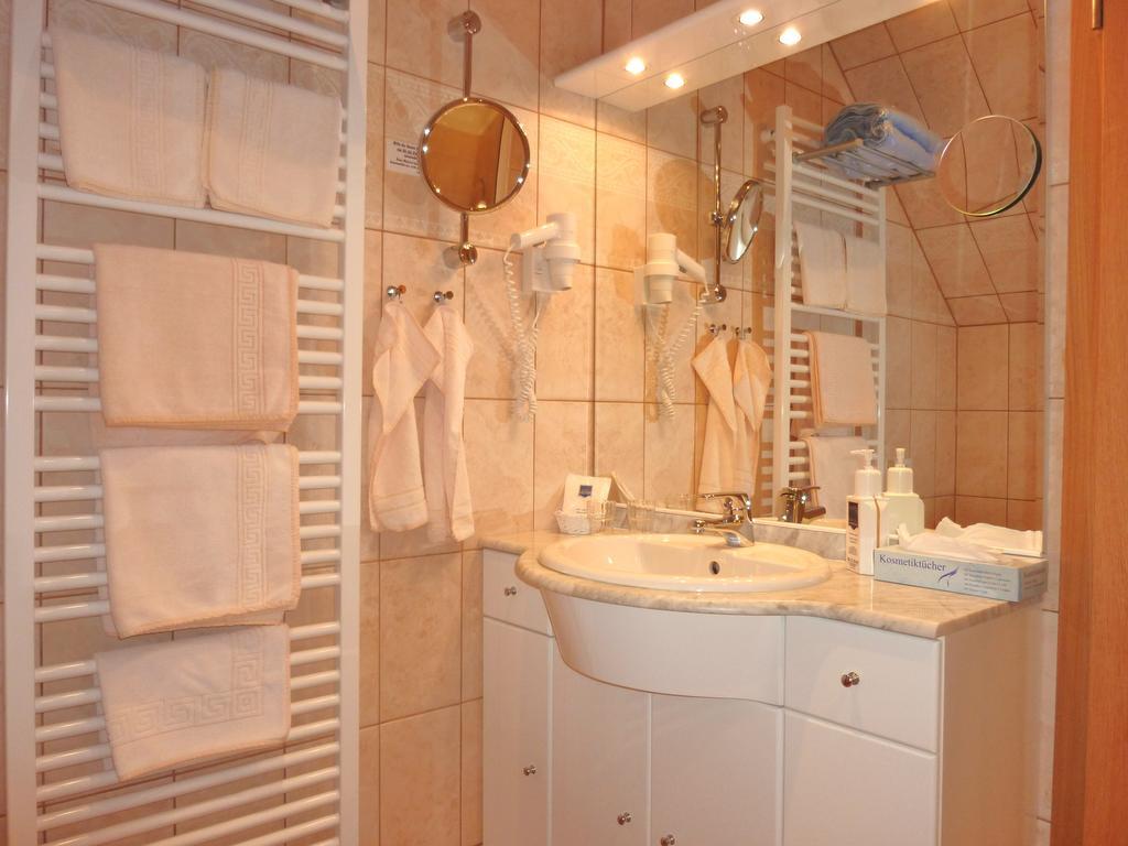 Landhaus Mueritzgarten Hotel Garni Ребель Номер фото