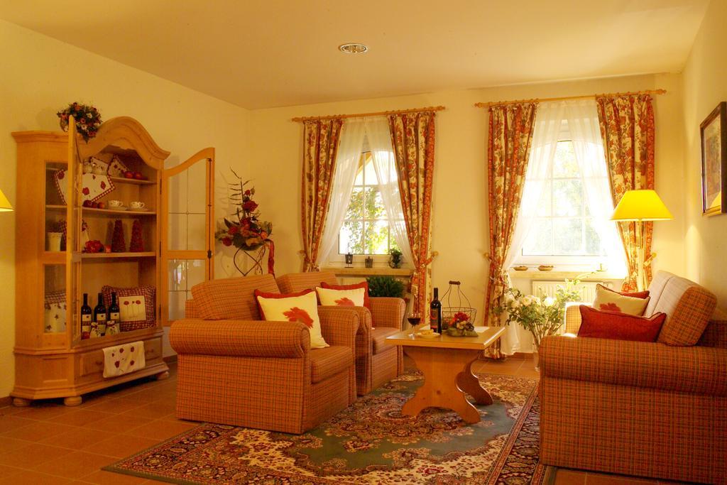 Landhaus Mueritzgarten Hotel Garni Ребель Екстер'єр фото