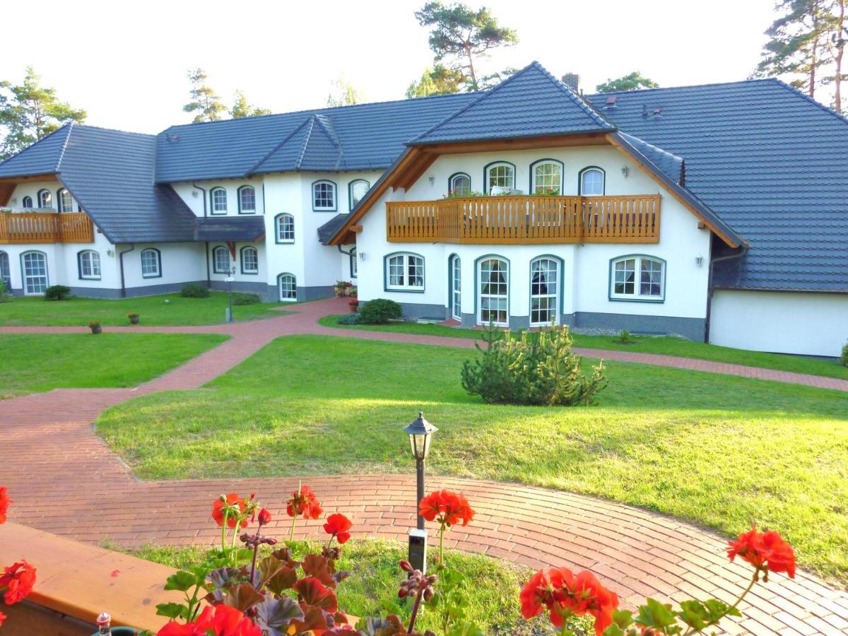 Landhaus Mueritzgarten Hotel Garni Ребель Екстер'єр фото