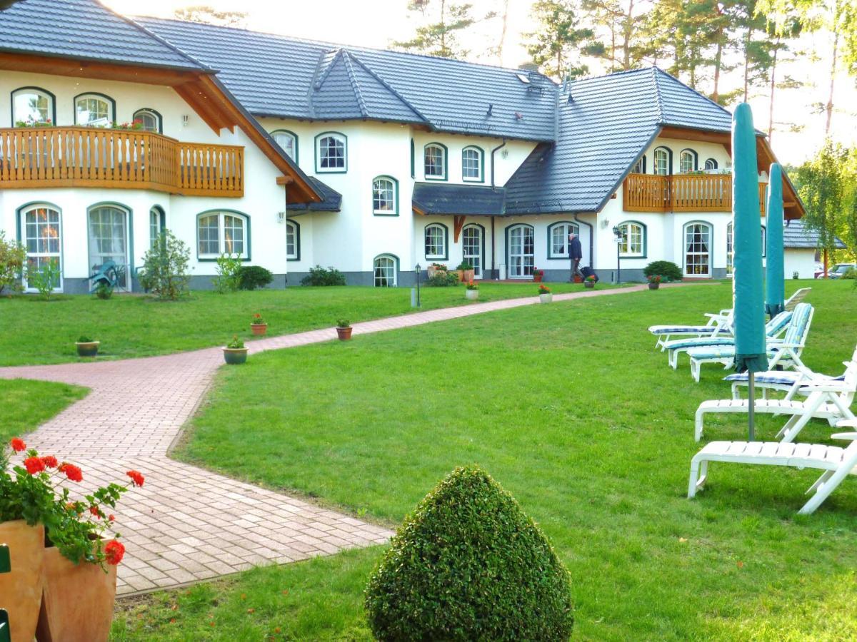 Landhaus Mueritzgarten Hotel Garni Ребель Екстер'єр фото